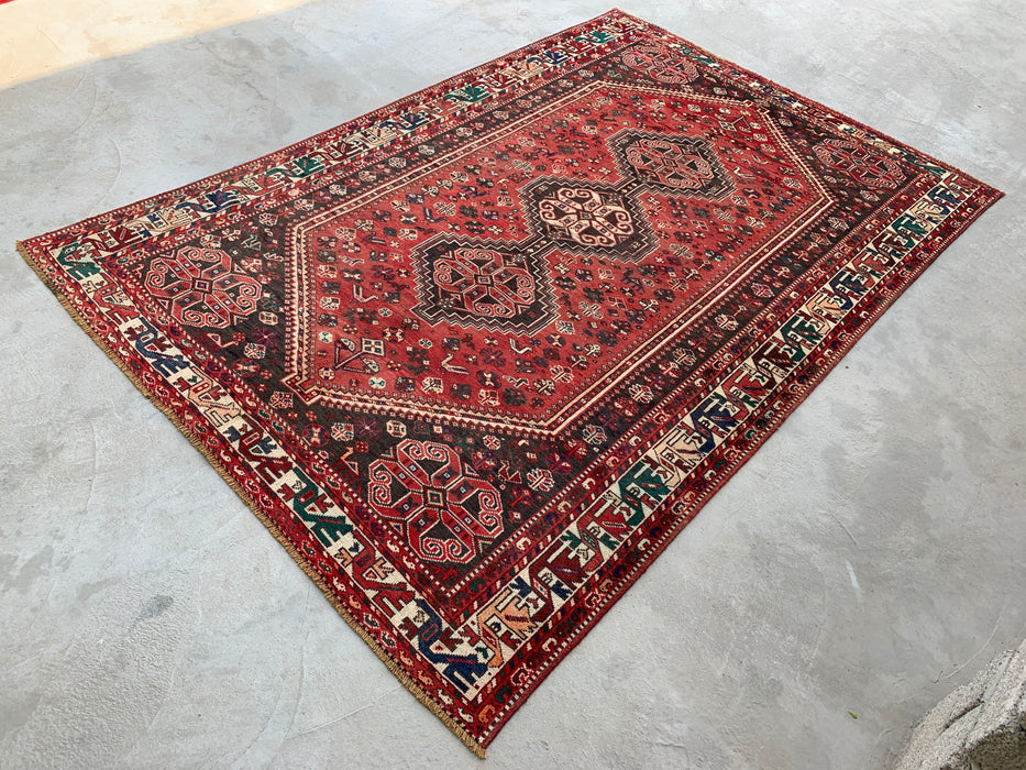 Handgemaakt Perzisch wollen vloerkleed 7x10 - Rood Perzisch tapijt met tribaal medaillon - Exacte afmeting 10'7" x 7'2" - KBHM-661