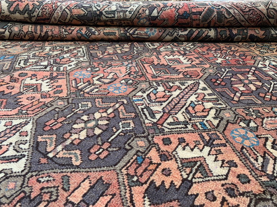 Handgemaakt Perzisch wollen vloerkleed 7x10 - Bruin, ivoor & roze tribaal geometrisch Perzisch stijl kleed - Exacte afmeting 10'3" x 6'10" - KBHM-697