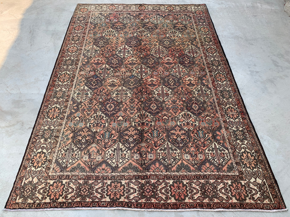 Handgemaakt Perzisch wollen vloerkleed 7x10 - Bruin, ivoor & roze tribaal geometrisch Perzisch stijl kleed - Exacte afmeting 10'3" x 6'10" - KBHM-697