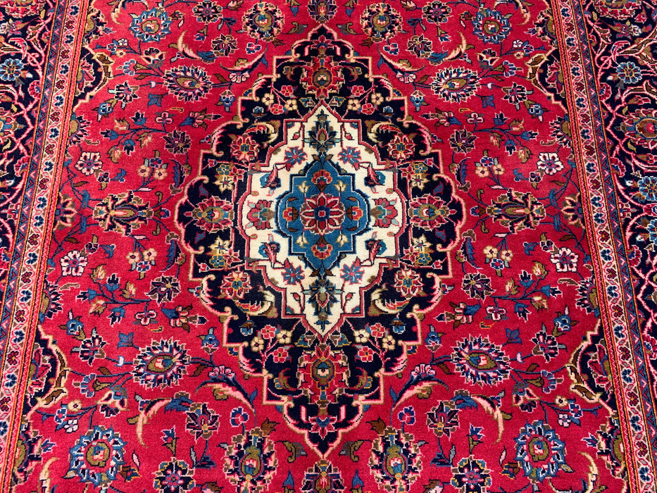 Handgemaakt Perzisch wollen vloerkleed 213x305 cm - Rood, marineblauw & ivoorkleurig Perzisch stijl vloerkleed met bloemenmedaillon - Exacte afmeting 318 cm x 198 cm - KBHM-698
