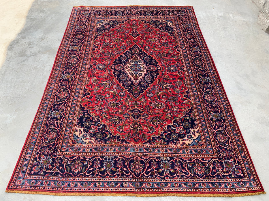 Handgemaakt Perzisch wollen vloerkleed 7x10 - Rood, marineblauw & ivoorkleurig Perzisch vloerkleed met bloemenmedaillon - Exacte afmeting 9'3" x 6'3" - KBHM-704
