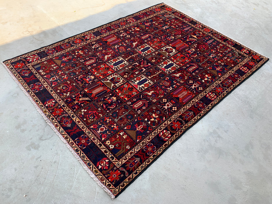 Handgemaakt Perzisch wollen vloerkleed 7x10 - Rood, marineblauw & ivoorkleurig Perzisch tapijt in tribale stijl met panelen - Exacte maat 10'0" x 7'0" - KBHM-707