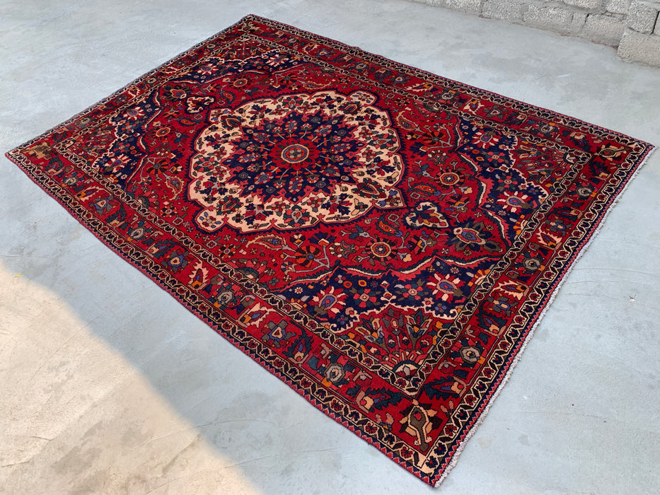 10'6" x 7'3" handgeknoopt Perzisch wollen tapijt – Rood, marineblauw & ivoorkleurig bloemenmedaillonontwerp – KBHM-708
