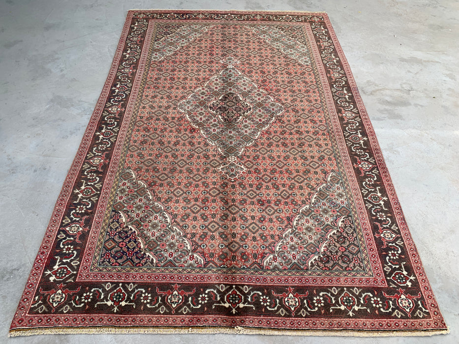 Handgemaakt Perzisch wollen vloerkleed 7x10 - Vintage Perzisch stijl kleed met medaillon in roze, bruin & aqua - Exacte afmeting 9'4" x 6'1" - KBHM-710