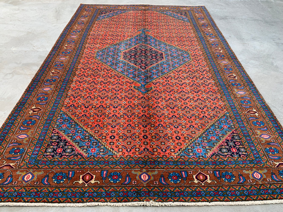 Handgemaakt Perzisch wollen vloerkleed 213x305 cm - Perzisch stijl kleed met medaillon in roze, blauw & bruin - Exacte afmeting 310 cm x 196 cm - KBHM-714