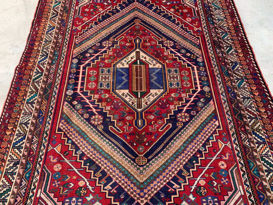 Handgemaakt Perzisch wollen vloerkleed 7x10 - Rood, marineblauw & ivoorkleurig Perzisch tapijt in stamtalige medaillonstijl - Exacte afmetingen 8'10" x 6'2" - KBHM-720