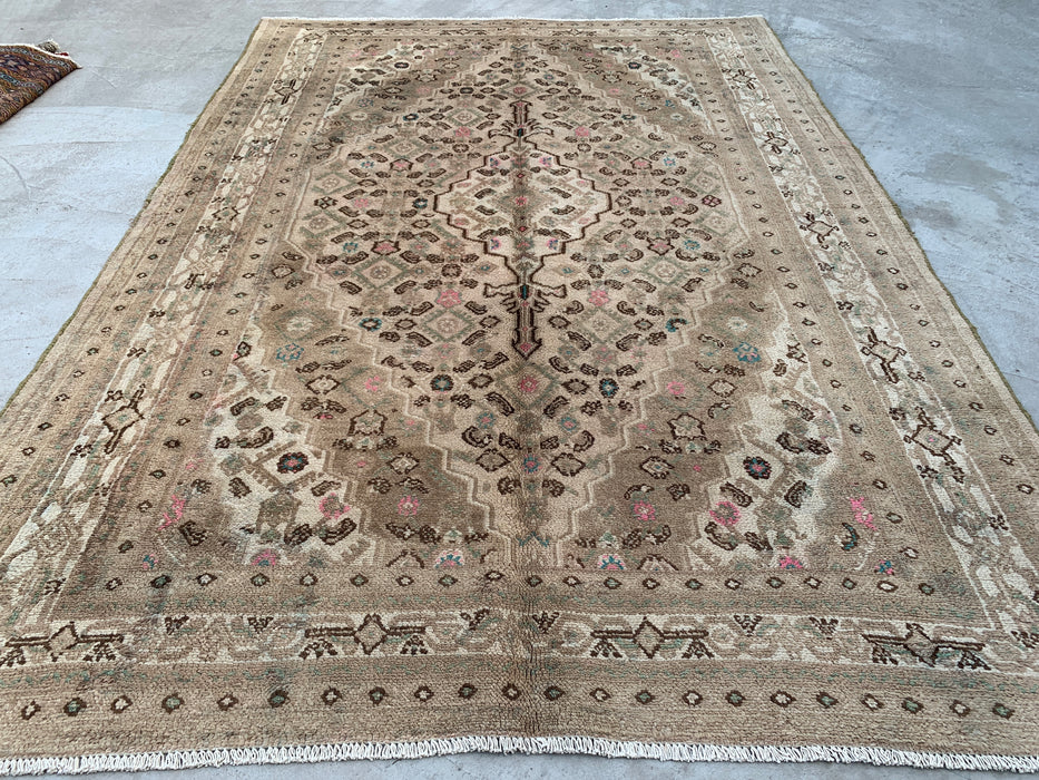 Handgemaakt Perzisch wollen vloerkleed 210x300 cm - Beige, taupe & zachtroze vintage medaillon Perzisch stijl kleed - Exacte afmetingen 297 cm x 206 cm - KBHM-725