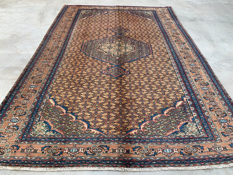 Handgemaakt Perzisch wollen vloerkleed 7x10 - Beige, blauw & bruin vintage medaillon Perzisch stijl tapijt - Exacte maat 9'4" x 6'3" - KBHM-729