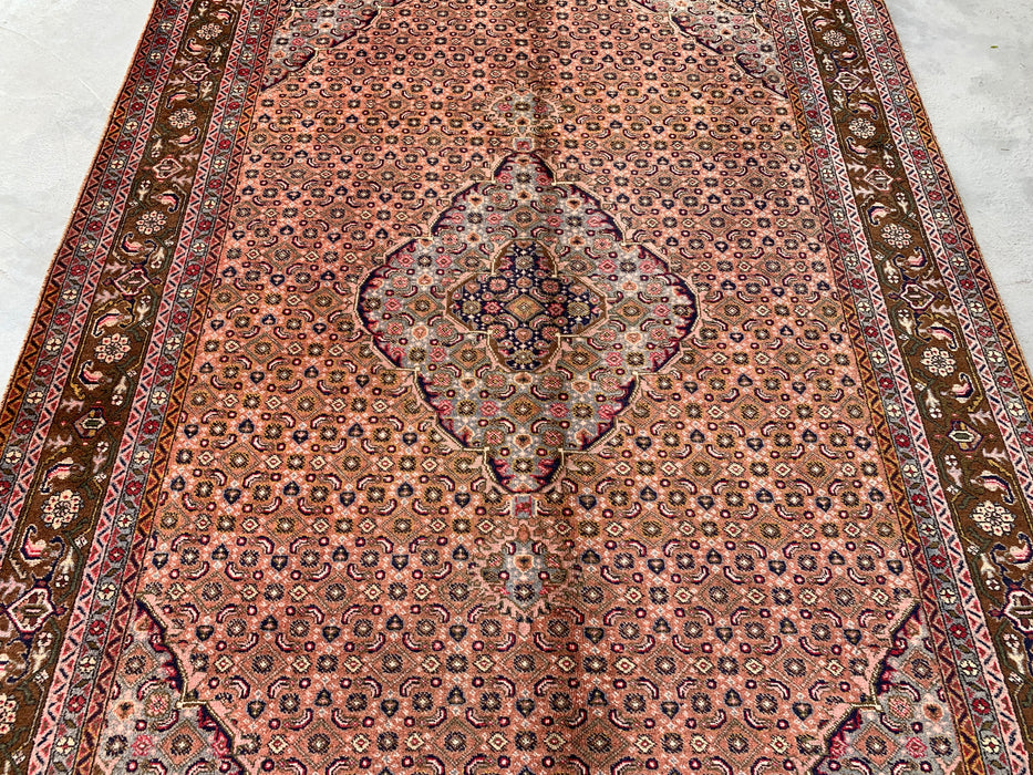 Handgemaakt Perzisch wollen vloerkleed 7x10 - Roze, bruin & ivoor vintage medaillon Perzisch stijl kleed - Exacte afmeting 9'6" x 6'2" - KBHM-732