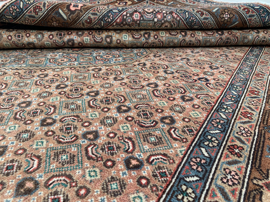 Handgemaakt Perzisch wollen vloerkleed 7x10 - Beige, bruin en zachtblauw vintage medaillon Perzisch stijl kleed - Exacte afmeting 9'5" x 6'5" - KBHM-752
