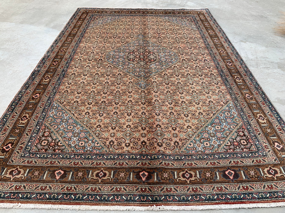 Handgemaakt Perzisch wollen vloerkleed 7x10 - Beige, bruin en zachtblauw vintage medaillon Perzisch stijl kleed - Exacte afmeting 9'5" x 6'5" - KBHM-752