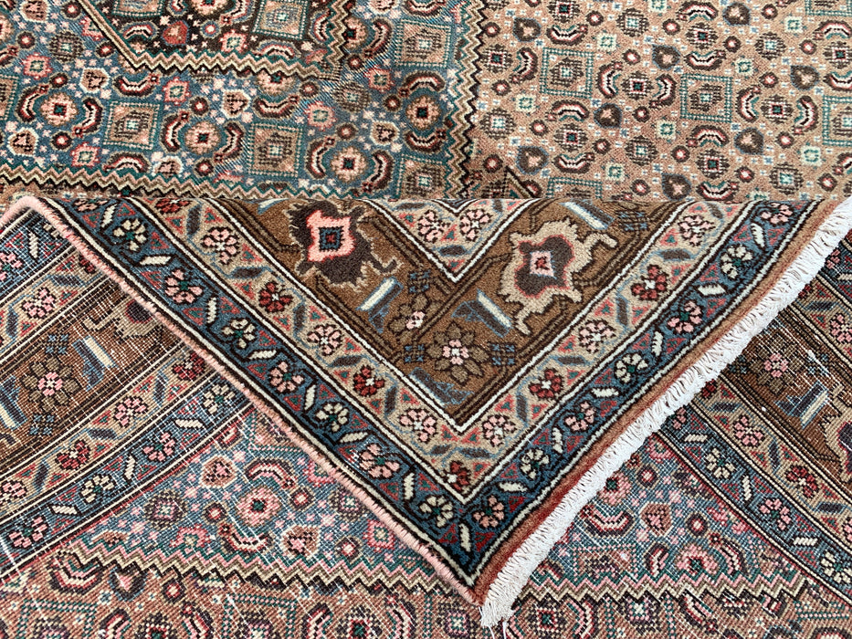 Handgemaakt Perzisch wollen vloerkleed 7x10 - Beige, bruin en zachtblauw vintage medaillon Perzisch stijl kleed - Exacte afmeting 9'5" x 6'5" - KBHM-752