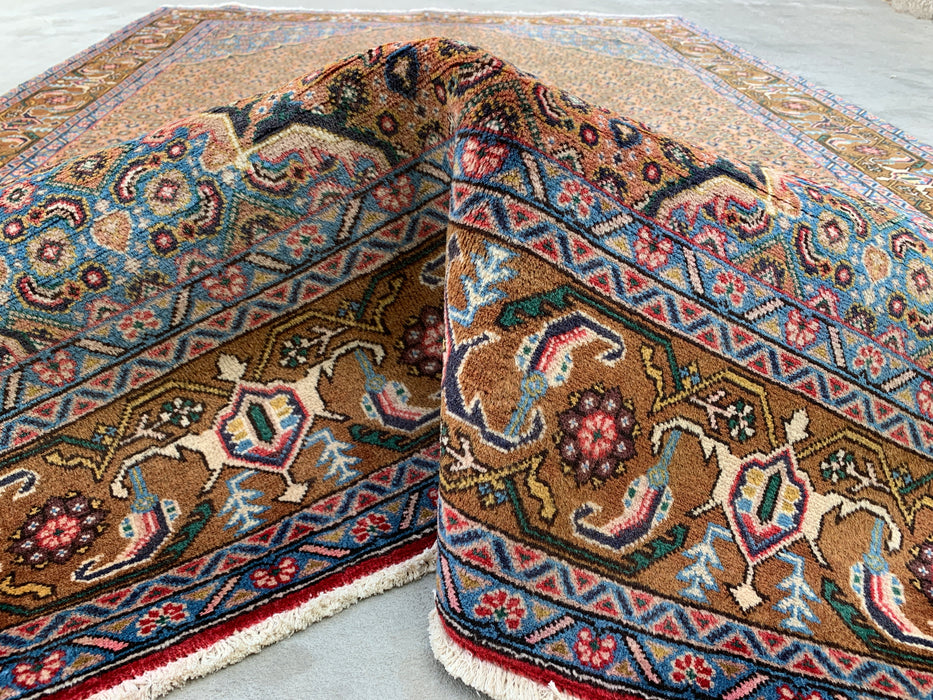 Handgemaakt Perzisch wollen vloerkleed 7x10 - Vintage Perzisch stijl kleed met medaillon in beige, blauw & bruin - Exacte afmetingen 9'8" x 6'5" - KBHM-756