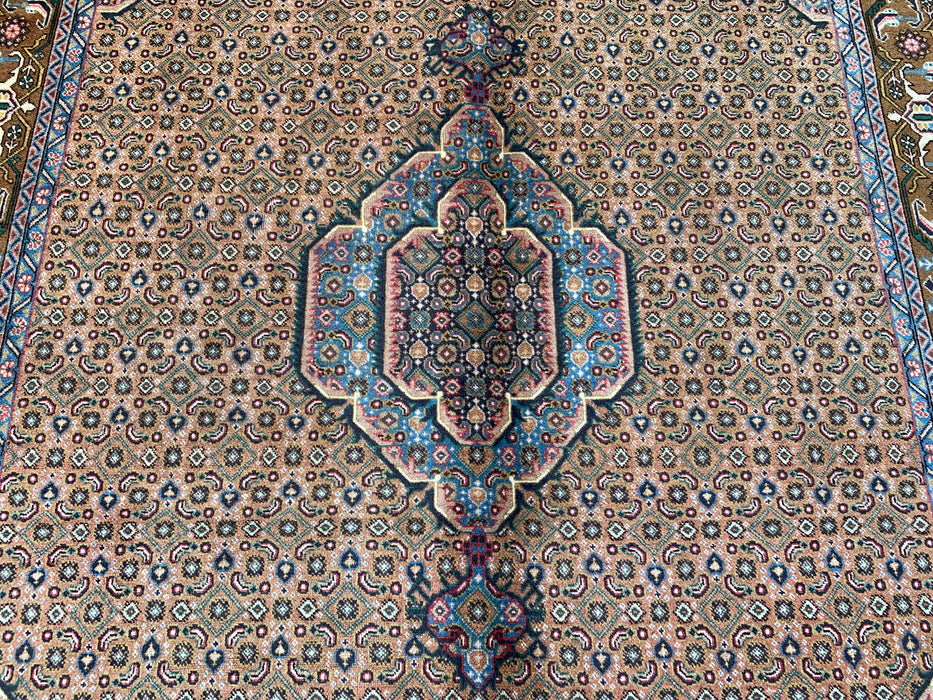 Handgemaakt Perzisch wollen vloerkleed 7x10 - Vintage Perzisch stijl kleed met medaillon in beige, blauw & bruin - Exacte afmetingen 9'8" x 6'5" - KBHM-756