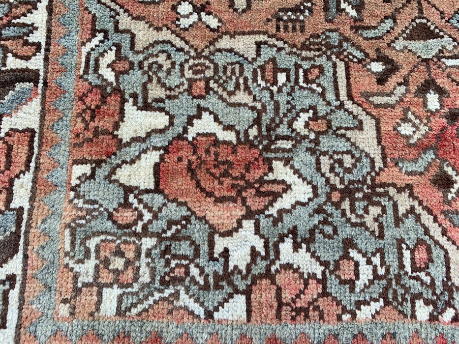 206 x 137 cm handgeknoopt Perzisch wollen tapijt – Vintage bloemendesign in roze, ivoor & saliegroen – KBHM-788