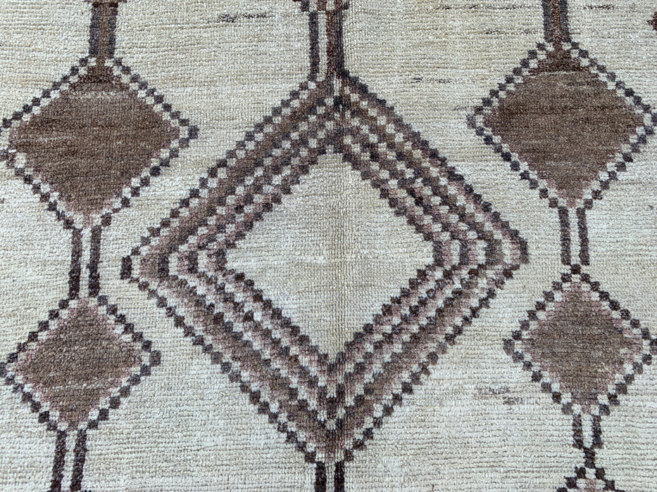 221 cm x 124 cm handgeknoopt Perzisch wollen tapijt – Ivoor, taupe & bruin tribaal geometrisch ontwerp – KBHM-789