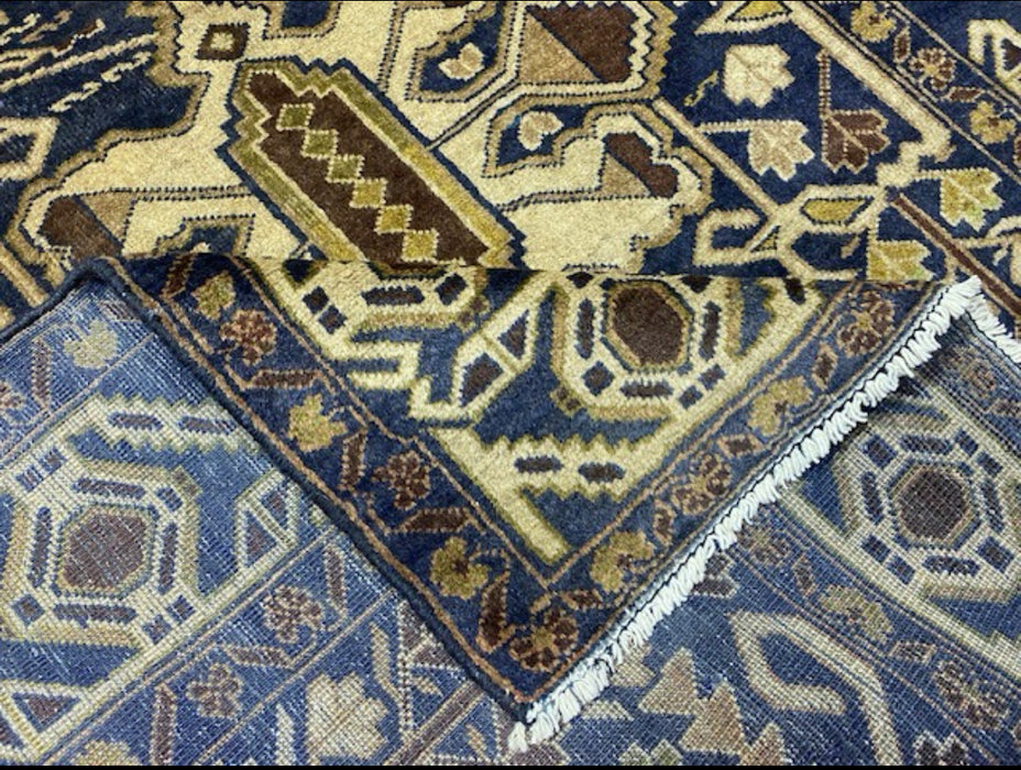 114 cm x 203 cm Handgeknoopt tribaal wollen vloerkleed – marineblauw & beige geometrisch patroon