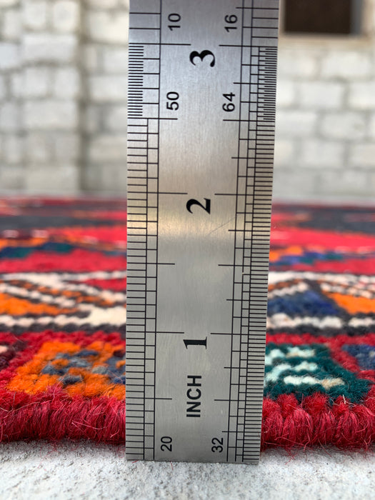 6'10" x 5'2" handgeknoopt Perzisch wollen tapijt – Rood, marineblauw & veelkleurig tribaal geometrisch ontwerp – KBHM-791