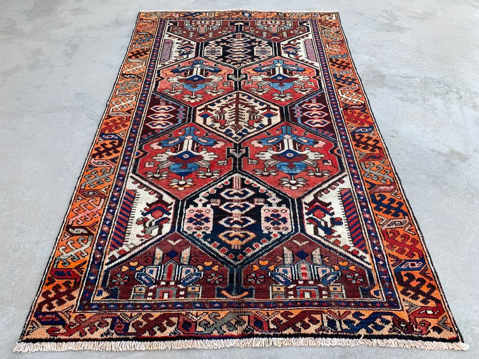 190,5 x 114,5 cm handgeknoopt Perzisch wollen tapijt – Ivoor, rood & blauw tribaal geometrisch paneelontwerp – KBHM-792
