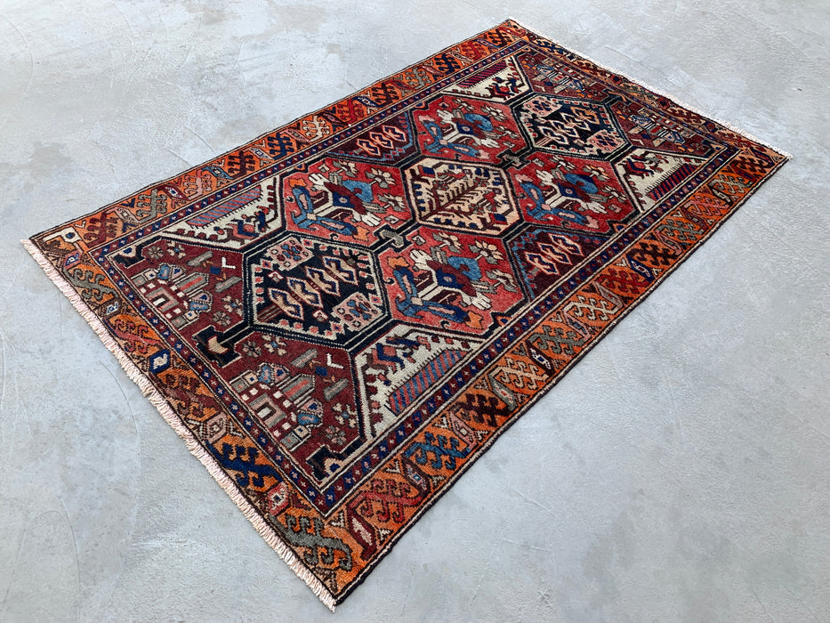 190,5 x 114,5 cm handgeknoopt Perzisch wollen tapijt – Ivoor, rood & blauw tribaal geometrisch paneelontwerp – KBHM-792