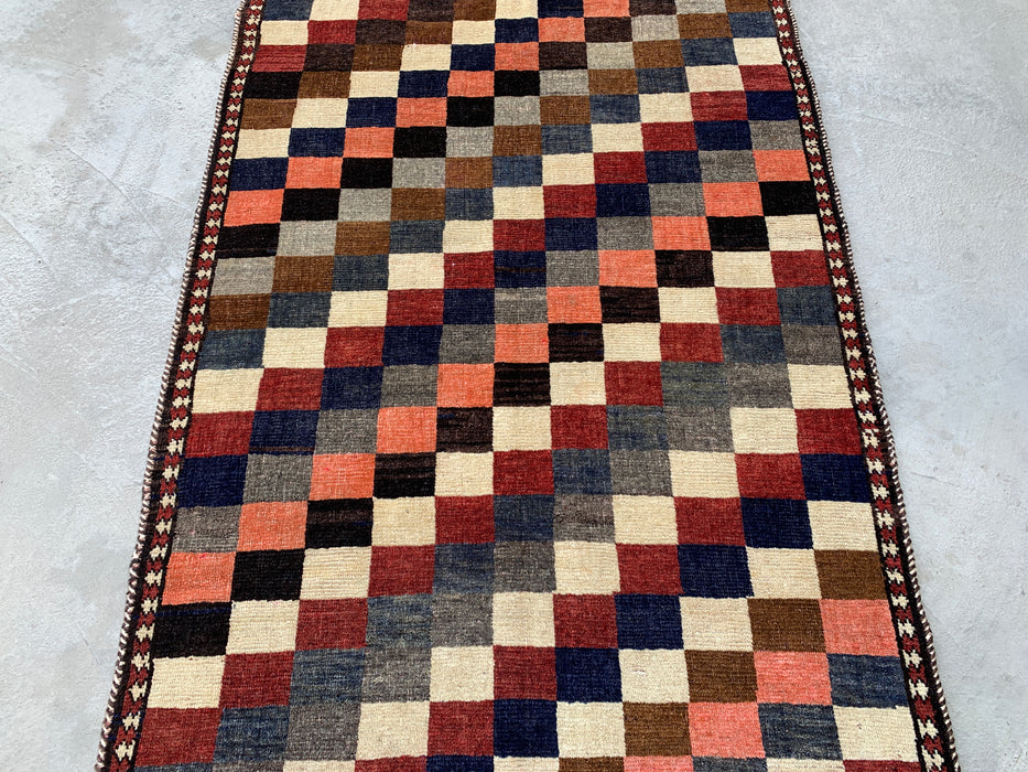 Handgeknoopt Perzisch wollen tapijt van 180 x 114 cm – Veelkleurig geometrisch dambordpatroon – KBHM-795