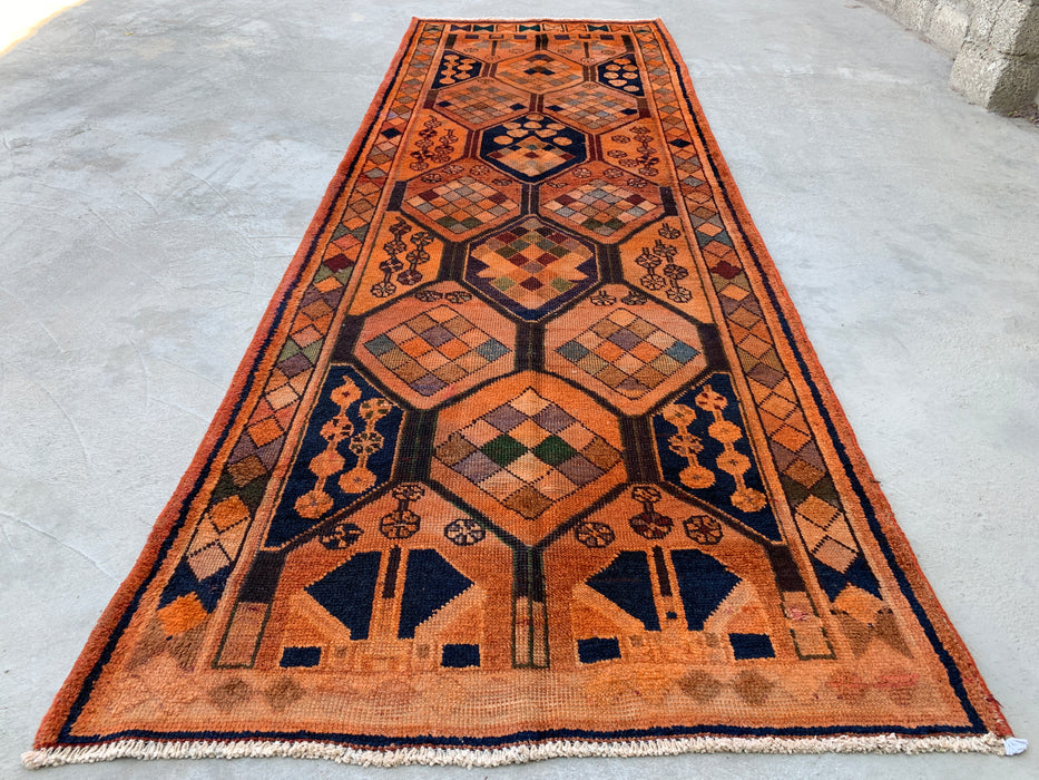 338 cm x 114 cm handgeknoopt Perzisch wollen loperkleed – Perzik, marineblauw & veelkleurig tribaal geometrisch paneelontwerp – KBHM-801