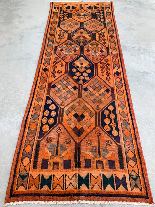 338 cm x 114 cm handgeknoopt Perzisch wollen loperkleed – Perzik, marineblauw & veelkleurig tribaal geometrisch paneelontwerp – KBHM-801