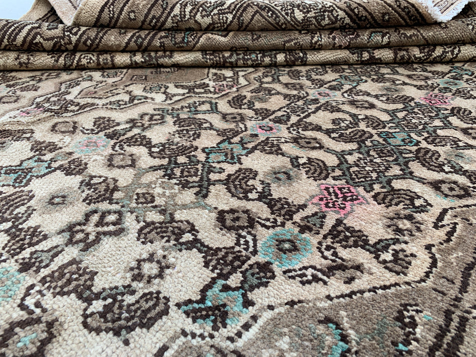 Handgemaakt Perzisch wollen vloerkleed 7x10 - Beige, taupe & ivoorkleurig vintage medaillon vloerkleed in Perzische stijl - Exacte afmeting 9'8" x 6'11" - KBHM-806