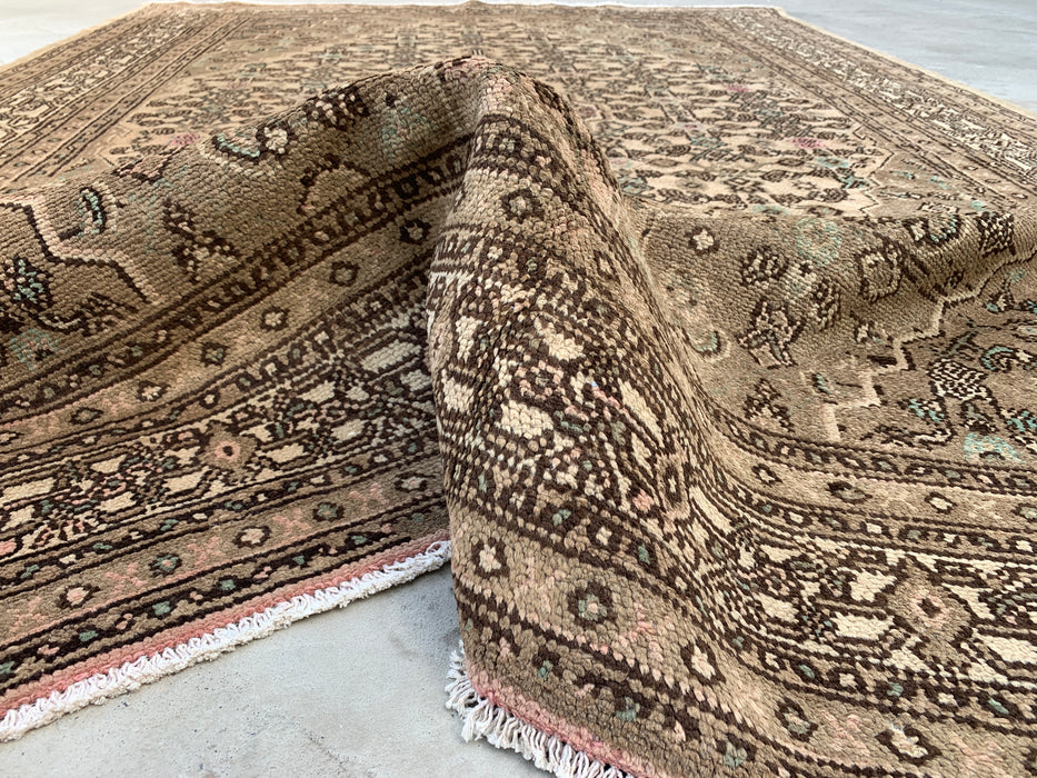 Handgemaakt Perzisch wollen vloerkleed 7x10 - Beige, taupe & ivoorkleurig vintage medaillon vloerkleed in Perzische stijl - Exacte afmeting 9'8" x 6'11" - KBHM-806