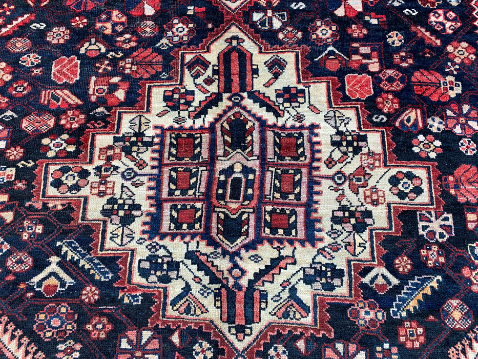 Handgemaakt Perzisch wollen vloerkleed 7x10 - Marineblauw, ivoor & rood tribaal medaillon Perzische stijl vloerkleed - Exacte afmeting 9'6" x 6'3" - KBHM-809