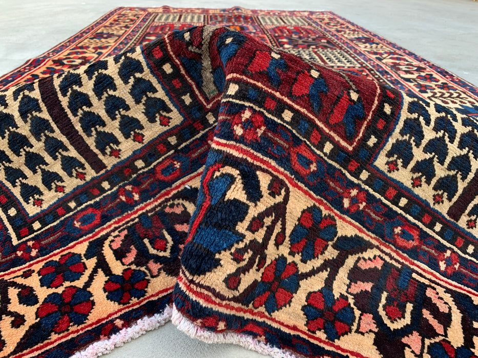 9'9" x 5'3" Handgeknoopt Perzisch wollen tapijt – Ivoor, marineblauw & rood geometrisch paneelontwerp – KBHM-822