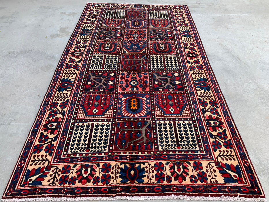 9'9" x 5'3" Handgeknoopt Perzisch wollen tapijt – Ivoor, marineblauw & rood geometrisch paneelontwerp – KBHM-822