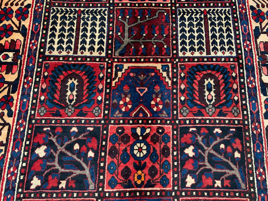 9'9" x 5'3" Handgeknoopt Perzisch wollen tapijt – Ivoor, marineblauw & rood geometrisch paneelontwerp – KBHM-822