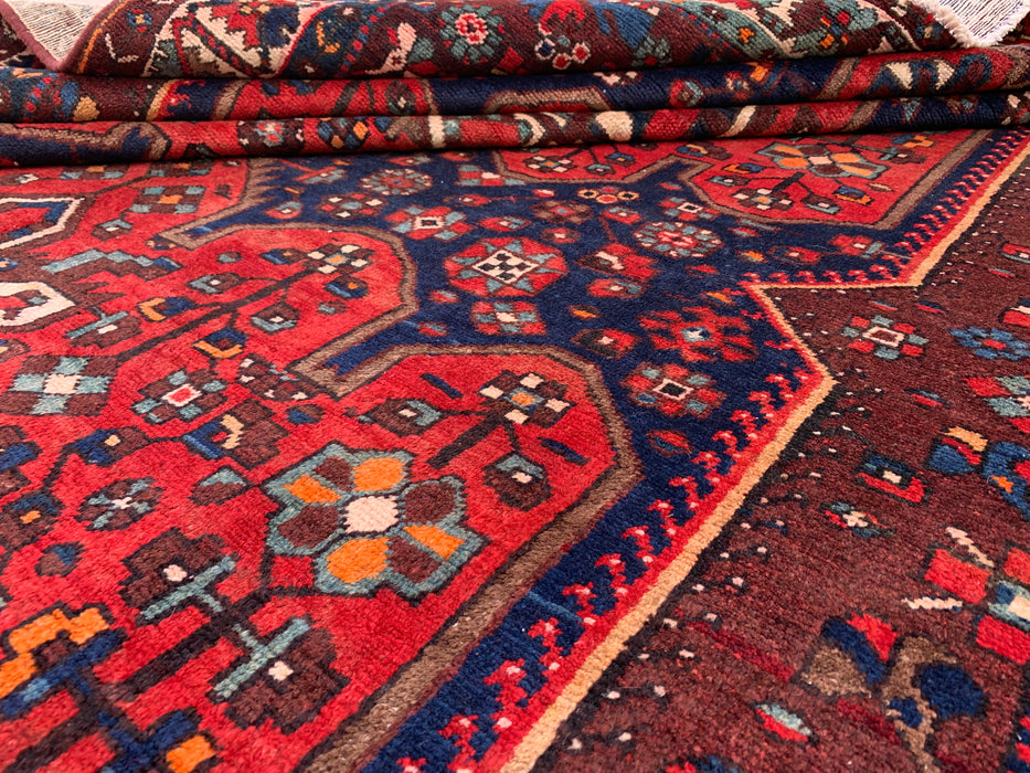 Handgemaakt Perzisch wollen vloerkleed 213x305 cm - Rood Perzisch tapijt met geometrisch medaillon en marineblauw veld - Exacte afmeting 305 x 211 cm - KBHM-828