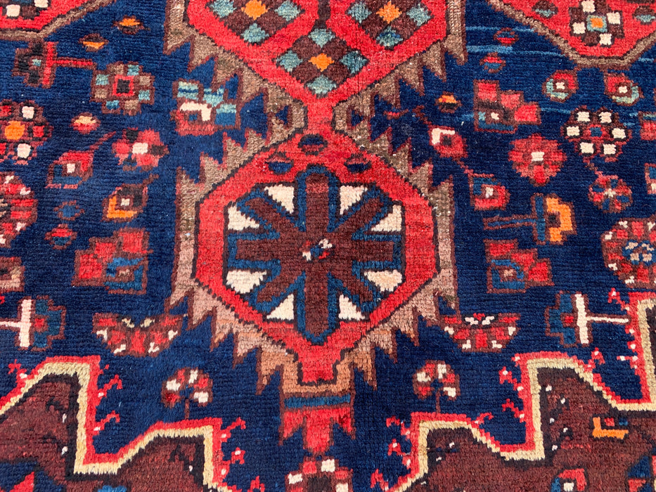 Handgemaakt Perzisch wollen vloerkleed 213x305 cm - Rood Perzisch tapijt met geometrisch medaillon en marineblauw veld - Exacte afmeting 305 x 211 cm - KBHM-828