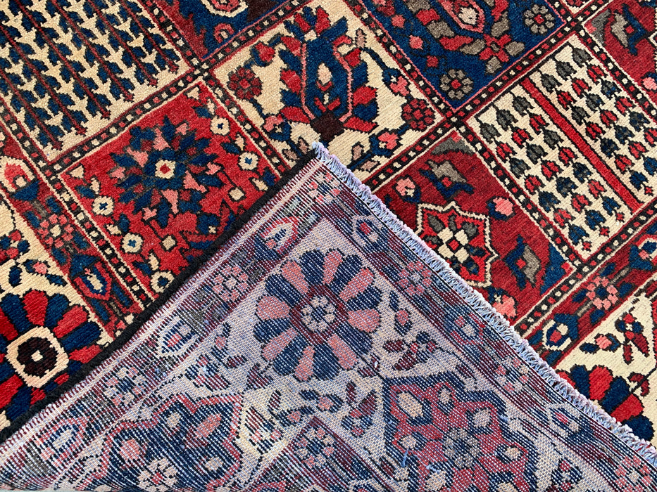 Handgemaakt Perzisch wollen vloerkleed 215x300 - Perzisch stijl tapijt met rode panelen en ivoorkleurige rand - Exacte afmeting 302 cm x 218 cm - KBHM-829