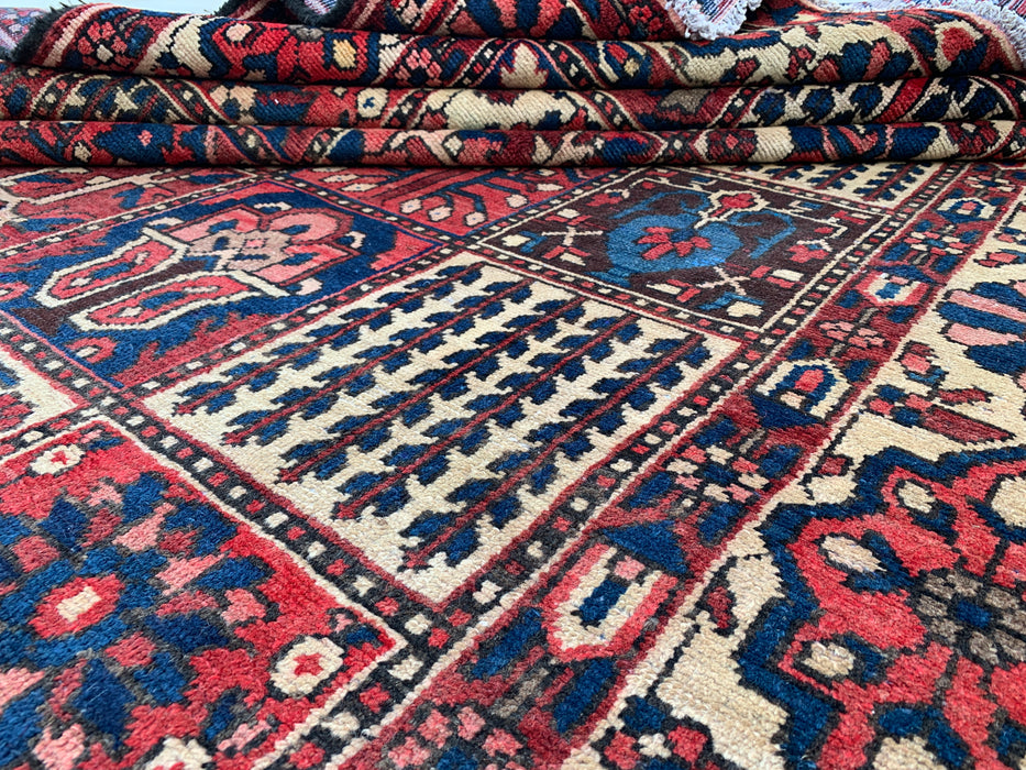 Handgemaakt Perzisch wollen vloerkleed 215x300 - Perzisch stijl tapijt met rode panelen en ivoorkleurige rand - Exacte afmeting 302 cm x 218 cm - KBHM-829