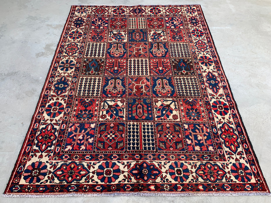Handgemaakt Perzisch wollen vloerkleed 215x300 - Perzisch stijl tapijt met rode panelen en ivoorkleurige rand - Exacte afmeting 302 cm x 218 cm - KBHM-829
