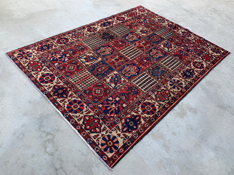 Handgemaakt Perzisch wollen vloerkleed 215x300 - Perzisch stijl tapijt met rode panelen en ivoorkleurige rand - Exacte afmeting 302 cm x 218 cm - KBHM-829