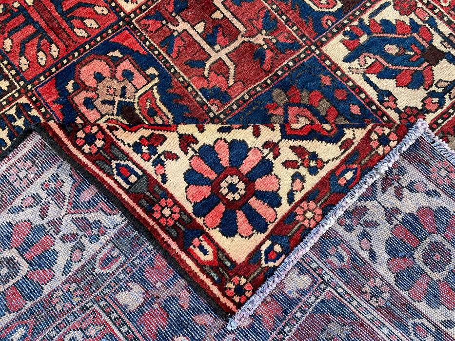 Handgemaakt Perzisch wollen vloerkleed 215x300 - Perzisch stijl tapijt met rode panelen en ivoorkleurige rand - Exacte afmeting 302 cm x 218 cm - KBHM-829
