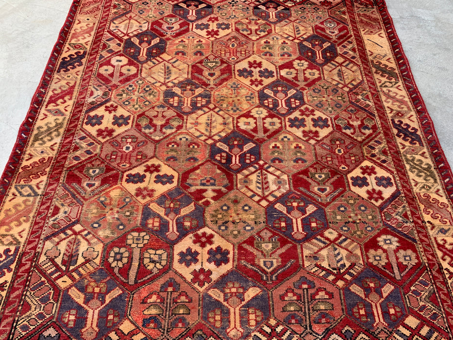 Handgemaakt Perzisch wollen vloerkleed 213x305 cm - Rood Perzisch tapijt met zeshoekig tuinpatroon en ivoorkleurige rand - Exacte afmeting 282 cm x 191 cm - KBHM-830