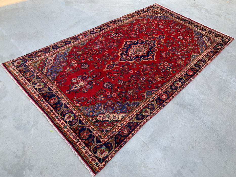 Handgemaakt Perzisch wollen vloerkleed 213x305 cm - Rood bloemenmedaillon Perzisch stijl kleed met marineblauwe rand - Exacte afmeting 345 cm x 193 cm - KBHM-834