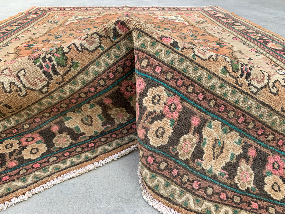 Handgemaakt Perzisch wollen vloerkleed 213x305 cm - Beige Perzisch stijl kleed met bloemmotief en ivoren rand - Exacte afmeting 279 cm x 211 cm - KBHM-837