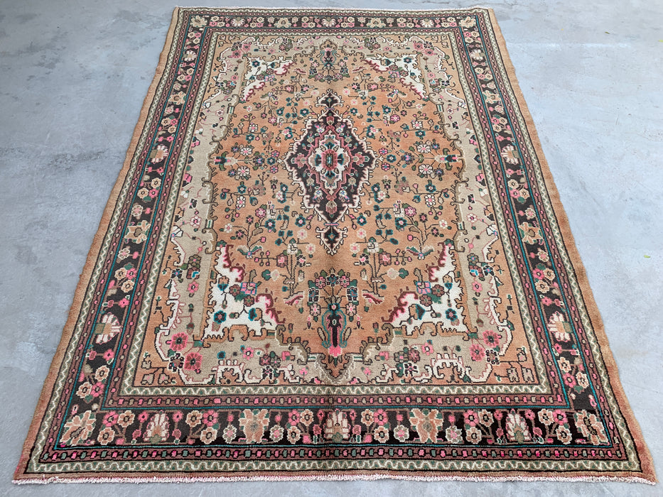 Handgemaakt Perzisch wollen vloerkleed 213x305 cm - Beige Perzisch stijl kleed met bloemmotief en ivoren rand - Exacte afmeting 279 cm x 211 cm - KBHM-837
