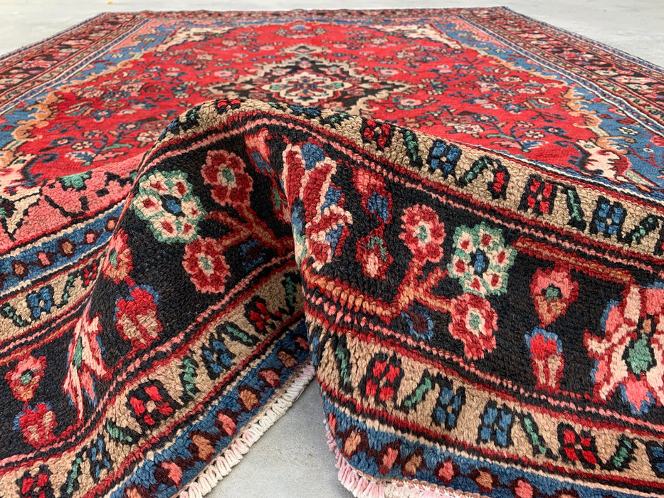 Handgemaakt Perzisch wollen vloerkleed 7x10 - Rood Perzisch tapijt met bloemmotief en blauwe rand - Exacte afmetingen 9'11" x 7'0" - KBHM-841