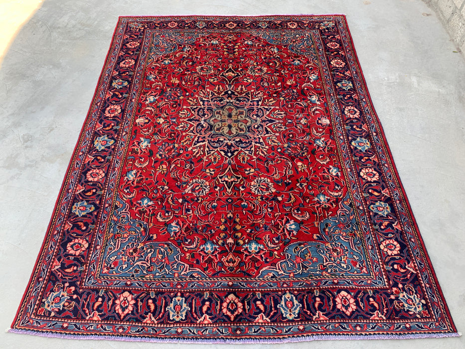Handgemaakt Perzisch wollen vloerkleed 7x10 - Rood Perzisch tapijt met bloemenmedaillon en marineblauwe rand - Exacte afmeting 9'5" x 7'0" - KBHM-845