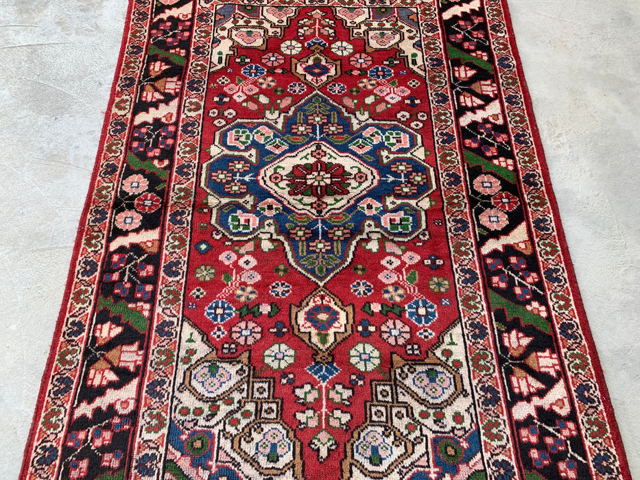 6'5 x 4'5 handgeknoopt Perzisch wollen tapijt - Rood floraal medaillonontwerp met zwarte rand - KBHM-862