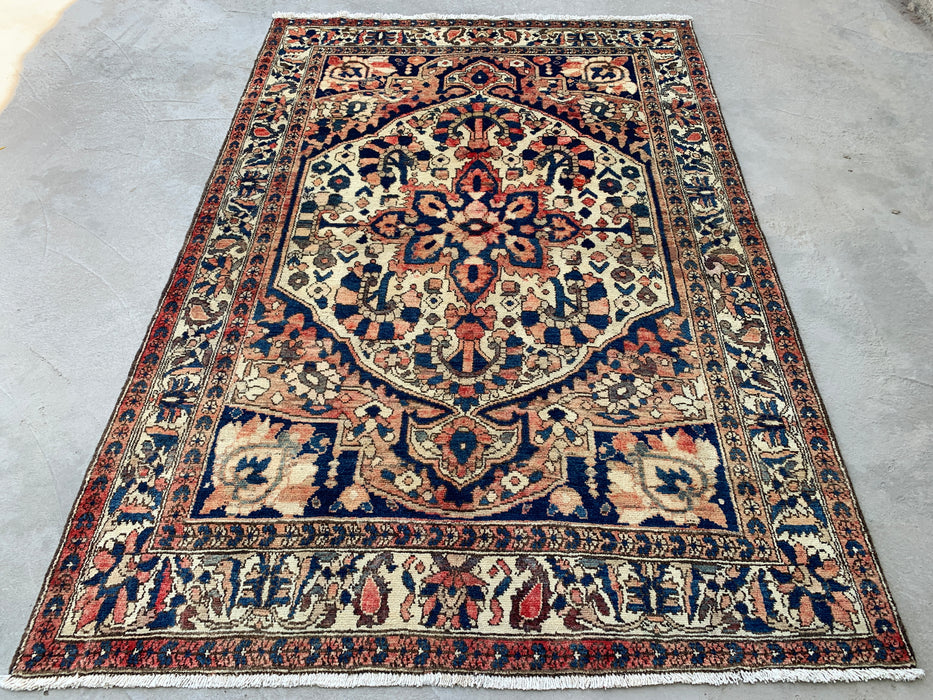 6'10 x 4'8 Handgeknoopt Perzisch wollen tapijt - Ivoorkleurig bloemenmedaillonontwerp met marineblauwe accenten - KBHM-864