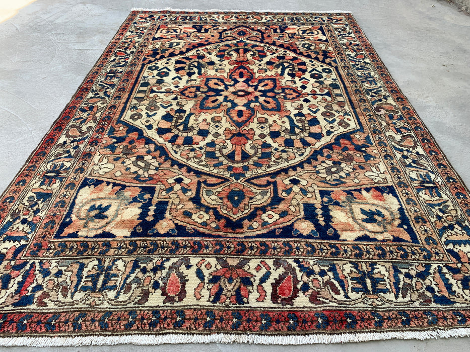 6'10 x 4'8 Handgeknoopt Perzisch wollen tapijt - Ivoorkleurig bloemenmedaillonontwerp met marineblauwe accenten - KBHM-864