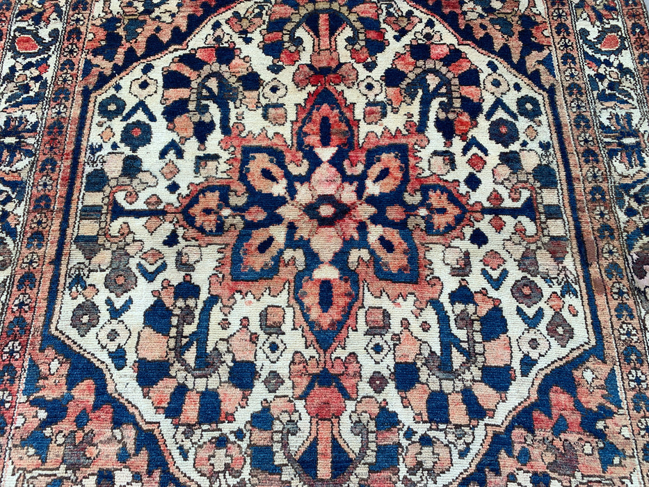 6'10 x 4'8 Handgeknoopt Perzisch wollen tapijt - Ivoorkleurig bloemenmedaillonontwerp met marineblauwe accenten - KBHM-864